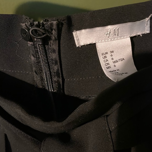 🌟 H&M Black Paperbag Skirt🌟 - Picture 6 of 7